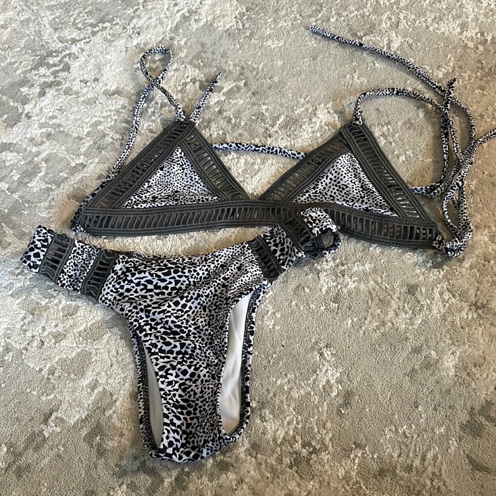 Animal print bikini with crochet detail Small